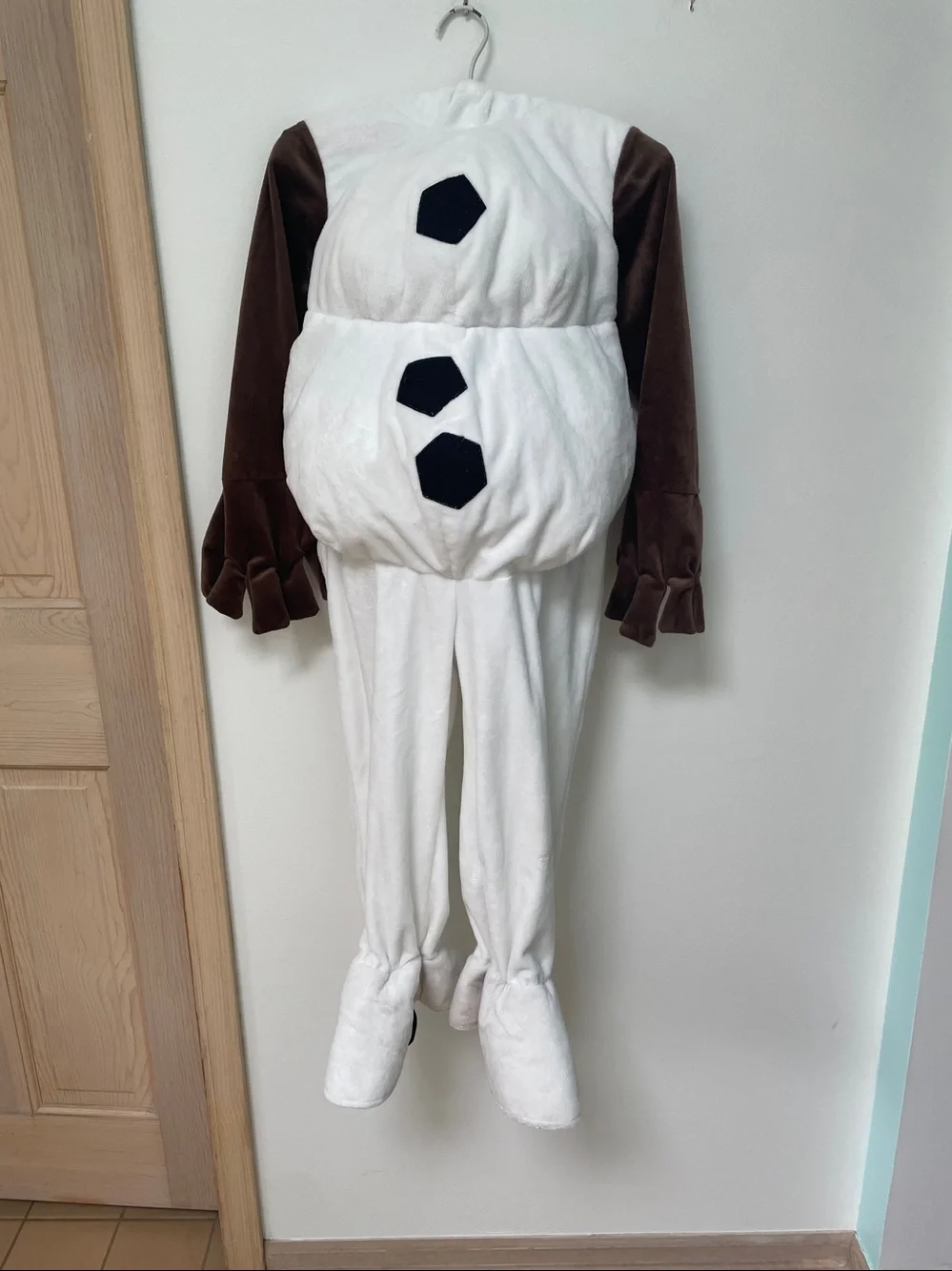Disney Store Olaf costume 5/6